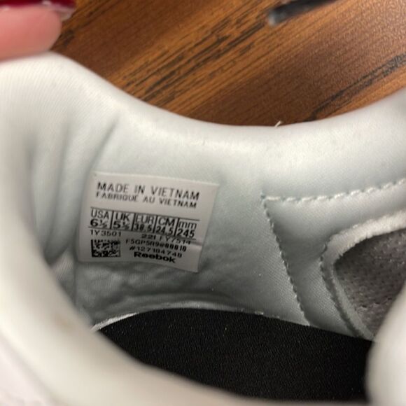 Reebok - C Revenge Tennis Shoes. NWTs. Sold out! Men’s 6.5 - Picture 4 of 5